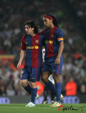 齐达内晒中国行照片：来中国遛了个弯，舒坦，下次还来（齐达内分享中国行照：来华走走挺舒坦，下次还想来）