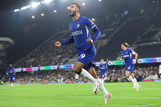 热议国足选帅：本土教练是陪标的；选土帅洋帅都是领导一句话（国足选帅惹争议：本土教练被指陪跑，土洋之选终归领导拍板）