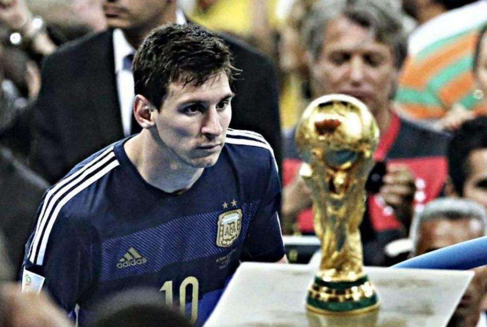 记者：本届世界杯将有半场球员和教练采访，赛前两天开发布会（记者称本届世界杯增设半场球员、教练采访，赛前两天举行新闻发布会）