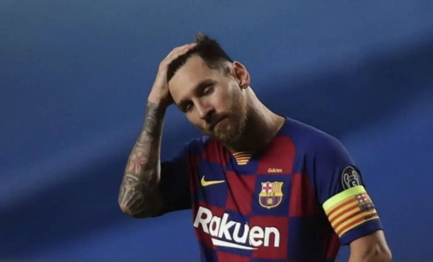 赛季首发阵容曝光 球迷热议（新赛季首发名单出炉 引发球迷热议）