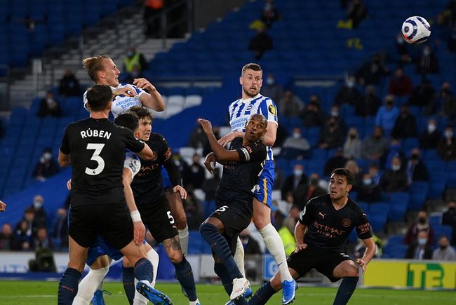 邮报：曼联等队关注赫塔小将艾希霍恩，他被拿来与克罗斯比较（邮报：曼联等队考察赫塔小将艾希霍恩，外界将其比作克罗斯）