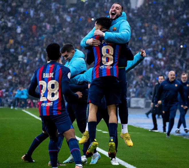 吾米提江：看到冠军奖杯，还是觉得一点也不累、一切都值得（吾米提江：捧起冠军奖杯那一刻，所有疲惫都不算，一切付出都值得）